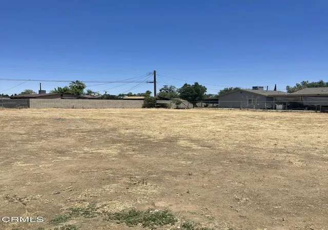 28th image of 628 E 3rd St, Bakersfield, CA 93307 | MLS# V1-35813