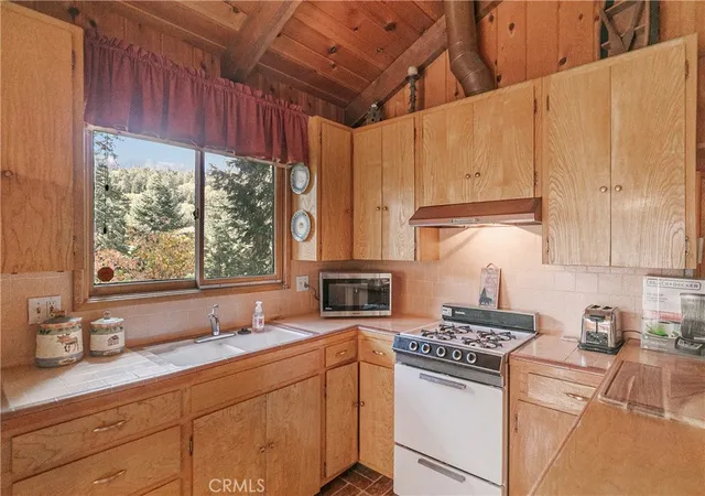 3rd image of 748 Lake, Lake Arrowhead, CA 92352 | MLS# IG26081241