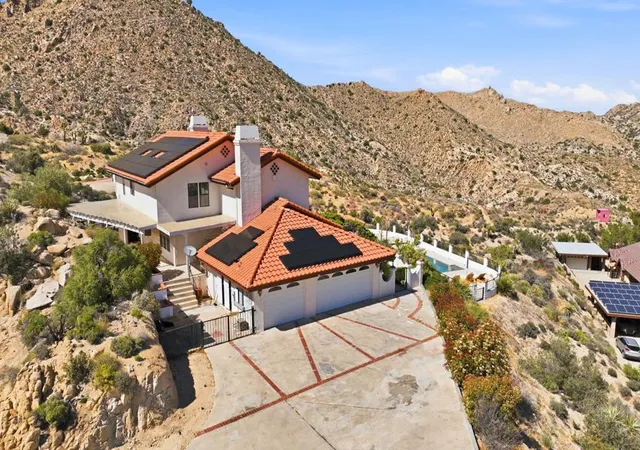3rd image of 53806 Ridge Rd, Yucca Valley, CA 92284 | MLS# 219146447DA