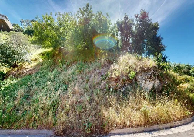Photo 2 of Land for sale at 3810 Knobhill Dr, Sherman Oaks, CA 91423 | MLS# 219146455DA | Listing updated on 2026-04-15