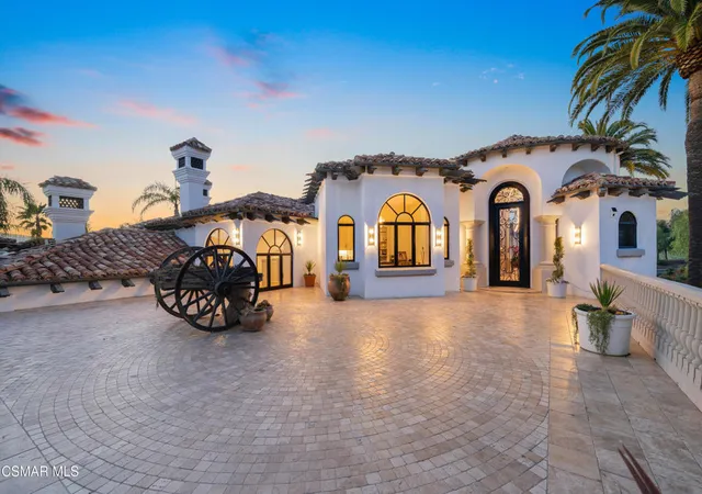 3rd image of 1090 Vista Ridge Ln, Westlake Village, CA 91362 | MLS# 226001738