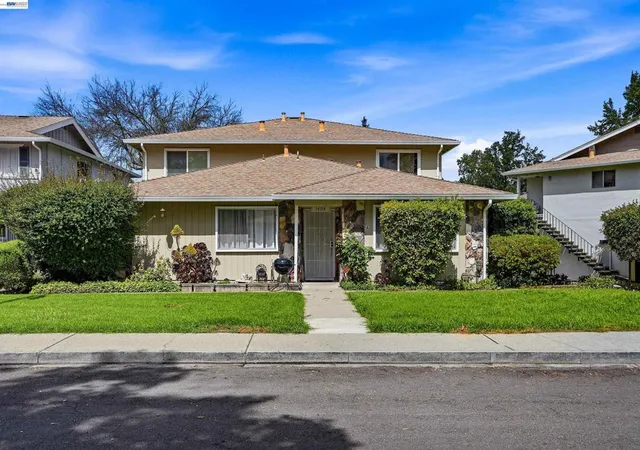 Photo 1 of Condo for sale at 1494 Del Rio Cir #D, Concord, CA 94518 | MLS# 41131062 | Listing updated on 2026-05-27