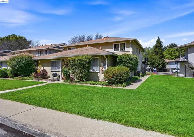 Photo 2 of Condo for sale at 1494 Del Rio Cir #D, Concord, CA 94518 | MLS# 41131062 | Listing updated on 2026-05-27