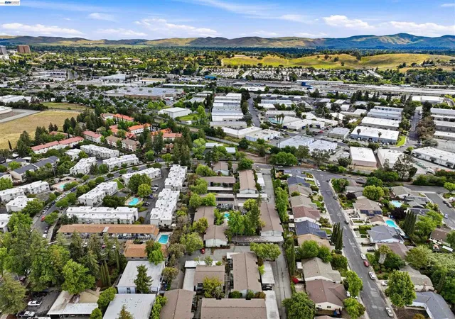 5th image of 1036 Oak Grv Rd, Concord, CA 94518