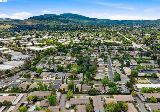 4th image of 1036 Oak Grv Rd, Concord, CA 94518