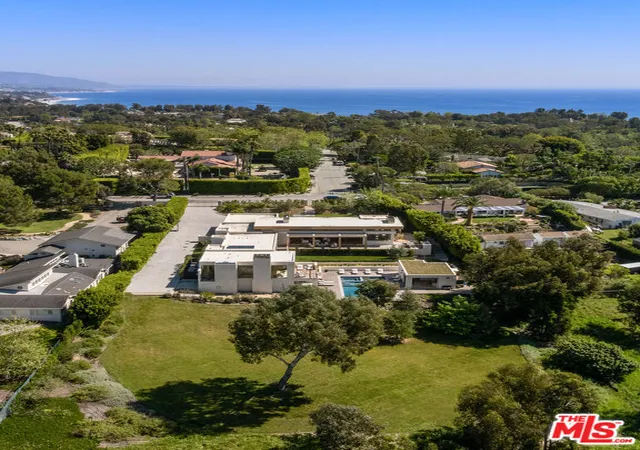 Homes for sale in Malibu, CA | 6701 Portshead Rd, Malibu, CA 90265 | MLS# 26732749