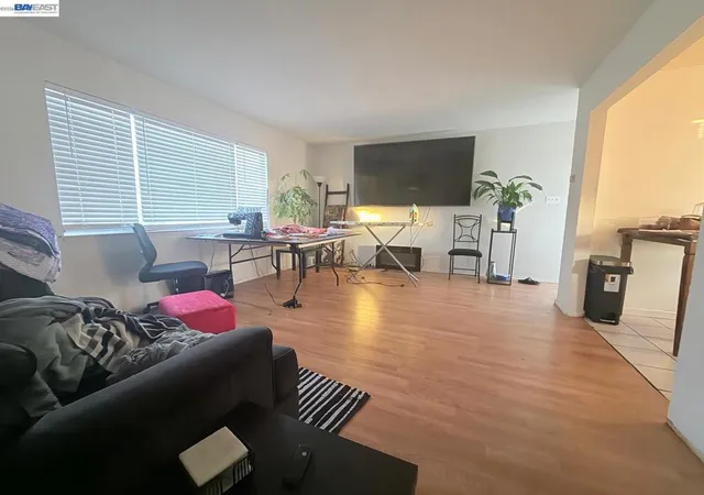 3rd image of 7401 Hillside St, Oakland, CA 94605 | MLS# 41131071