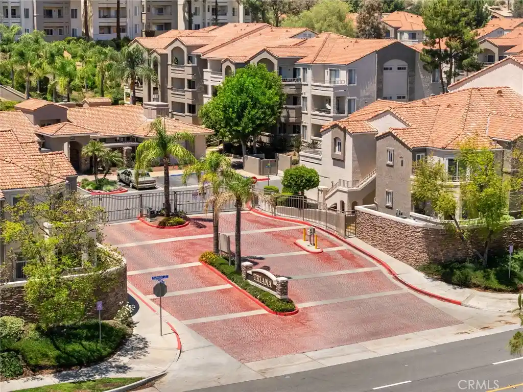 Listing Photo 28 - Condo for sale in 1980 Las Colinas Cir located at 1980 Las Colinas Cir, Corona, CA 92879 - Unit #307