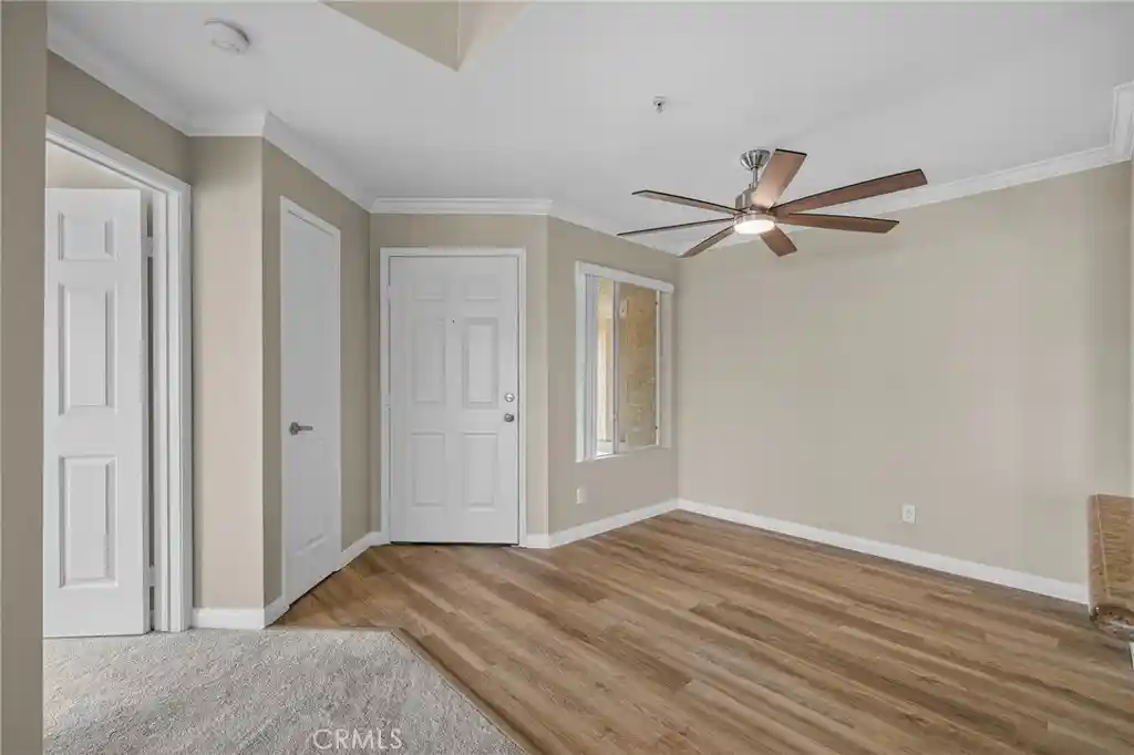 Listing Photo 2 - Condo for sale in 1980 Las Colinas Cir located at 1980 Las Colinas Cir, Corona, CA 92879 - Unit #307