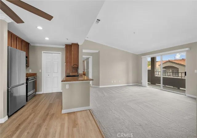 Listing Photo 3 - Condo for sale in building located at 1980 Las Colinas Cir, Corona, CA 92879 - Unit #307