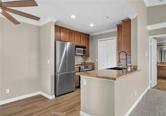 Listing Photo 4 - Condo for sale in building located at 1980 Las Colinas Cir, Corona, CA 92879 - Unit #307