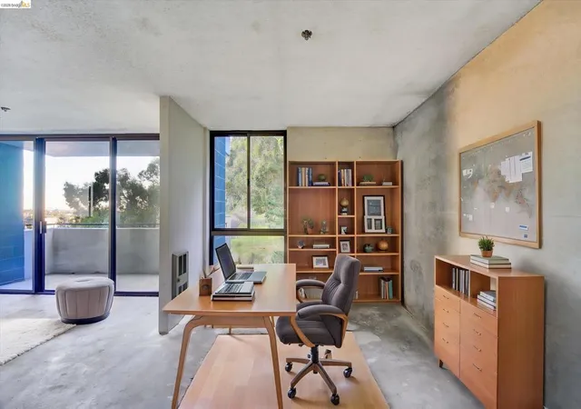 Listing Photo 4 - Condo for sale in building located at 555 Pierce St, Albany, CA 94706 - Unit #520