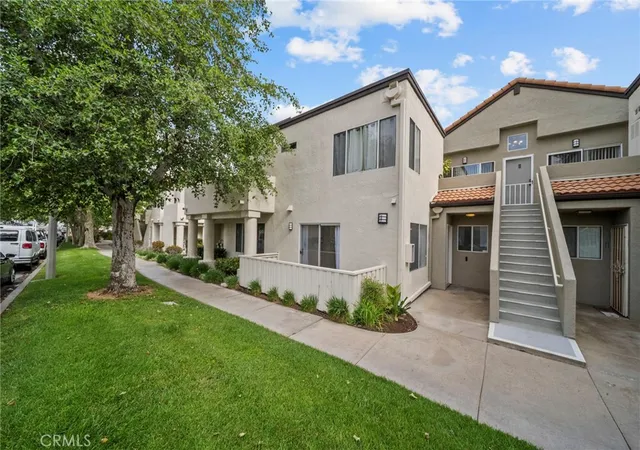 Homes for sale in Newhall, CA | 21370 Nandina Ln #103, Newhall, CA 91321 | MLS# SR26079767