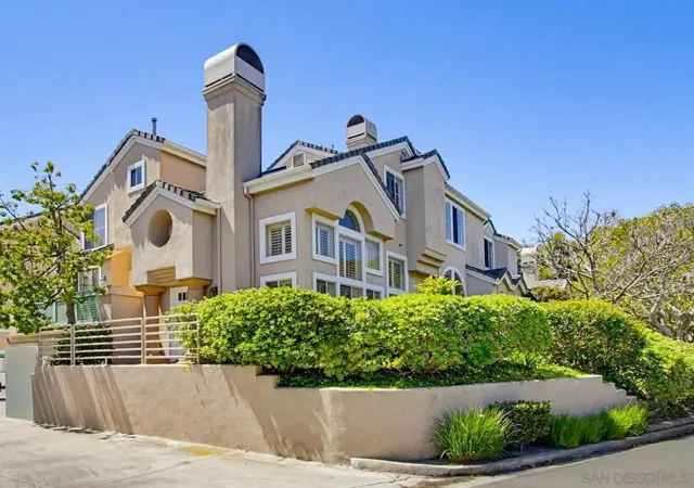 Homes for sale in San Diego, CA | 12922 Carmel Creek Rd #32, San Diego, CA 92130 | MLS# 260008973SD