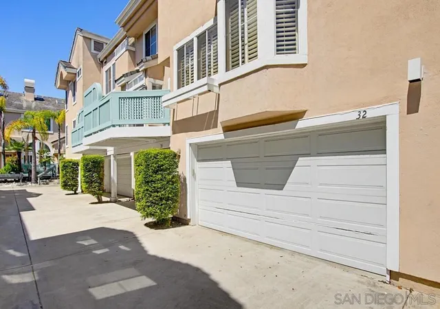 Homes for sale in San Diego, CA | 12922 Carmel Creek Rd #32, San Diego, CA 92130 | MLS# 260008973SD