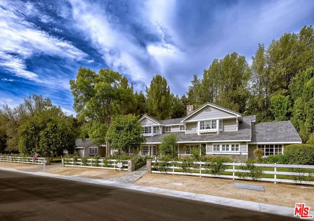Homes for sale in Hidden Hills, CA | 24317 Bridle Trail Rd, Hidden Hills, CA 91302 | MLS# 26714723