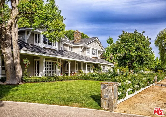 Homes for sale in Hidden Hills, CA | 24317 Bridle Trail Rd, Hidden Hills, CA 91302 | MLS# 26714723