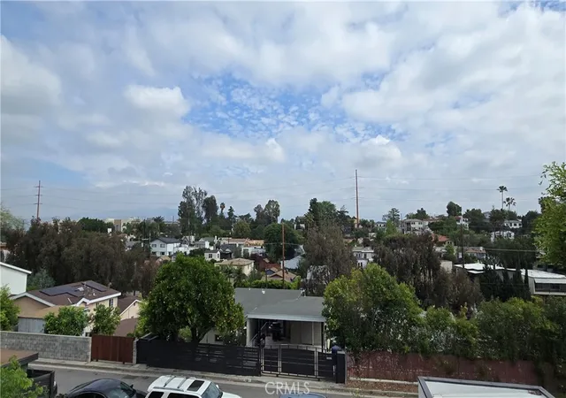 2nd image of 2680 Ivan Hill, Los Angeles, CA 90039 | MLS# DW26079836