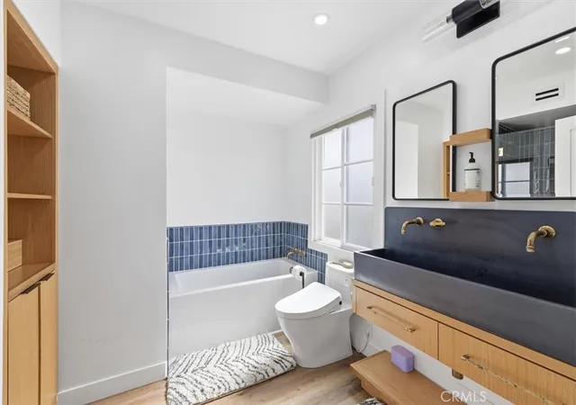 Listing Photo 4 - Condo for sale in building located at 11936 Gorham, Los Angeles, CA 90049
