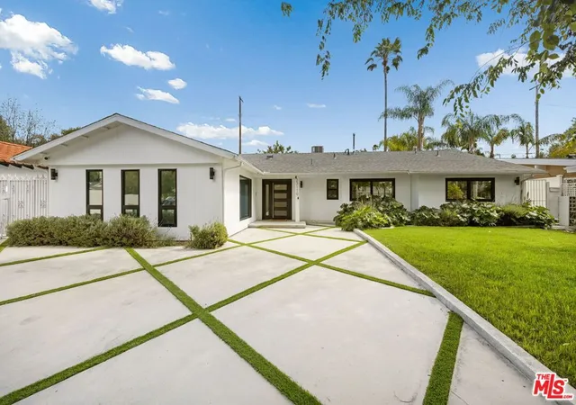 3rd image of 23110 Bigler St, Woodland Hills, CA 91364 | MLS# 26729901