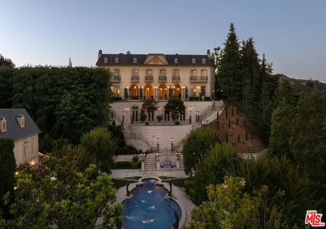 Photo 4 of Single family home for sale at 1420 Davies Dr, Beverly Hills, CA 90210 | MLS# 26735601 | Listing updated on 2026-09-28