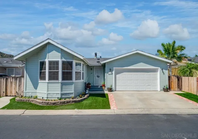 3rd image of 15935 Spring Oaks Rd #124, El Cajon, CA 92021 | MLS# 260009037SD