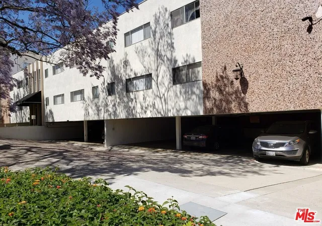 3rd image of 1830 Greenfield Ave, Los Angeles, CA 90025 | MLS# 26736837