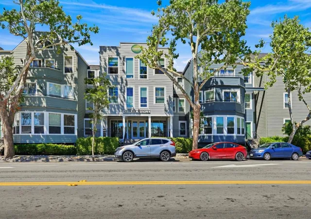 2nd image of 411 Park Ave, San Jose, CA 95110