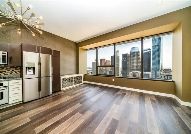 Photo 2 of Condo for sale at 1100 Wilshire #2707, Los Angeles, CA 90017 | MLS# OC26082150 | Listing updated on 2026-05-20