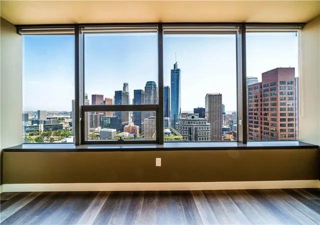 Photo 4 of Condo for sale at 1100 Wilshire #2707, Los Angeles, CA 90017 | MLS# OC26082150 | Listing updated on 2026-05-20
