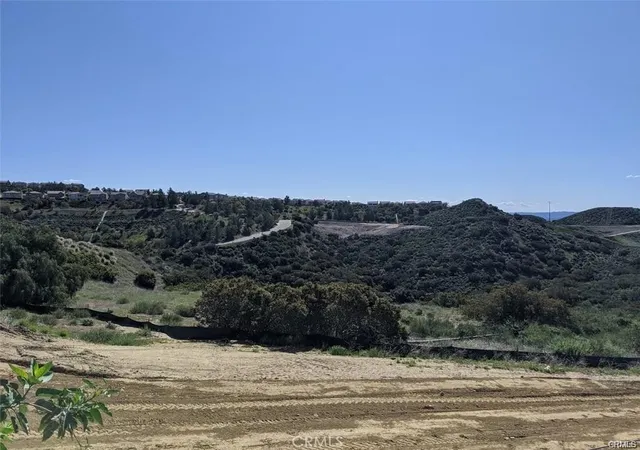 2nd image of 30 Coya Trl, Chatsworth, CA 91311 | MLS# SR26082163