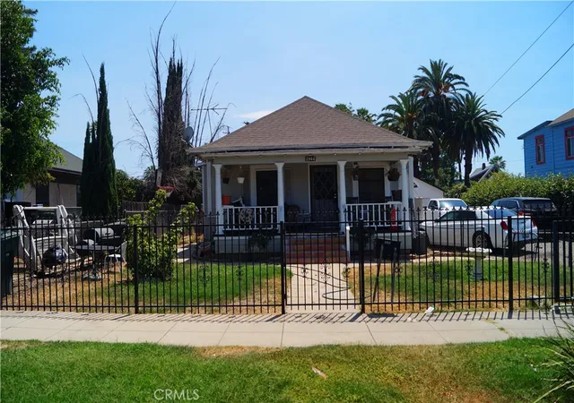 Multi family home for sale at 2944 6th, Riverside, CA 92507 | MLS# PW26081035
