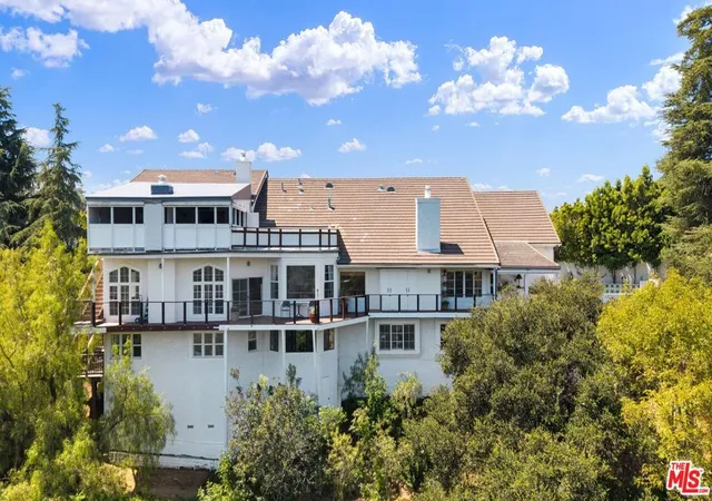 1st image of 2312 Kimridge Rd, Beverly Hills, CA 90210 | MLS# 26721761
