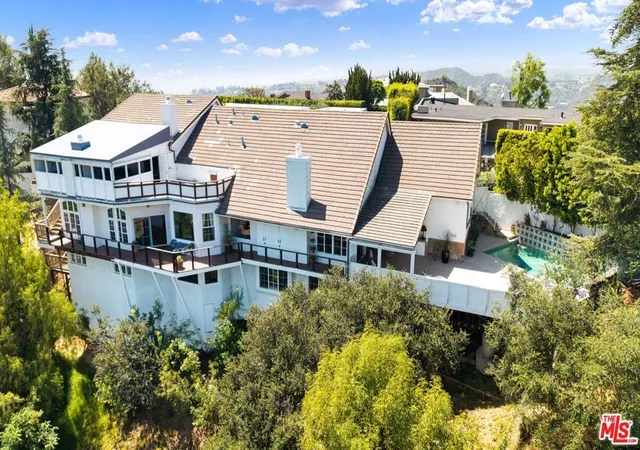 4th image of 2312 Kimridge Rd, Beverly Hills, CA 90210 | MLS# 26721761