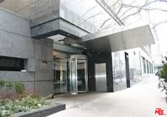 Photo 2 of Single family home for sale at 155 W 66 Street, New York, NY 10023 | MLS# 26731307 | Listing updated on 2026-04-23