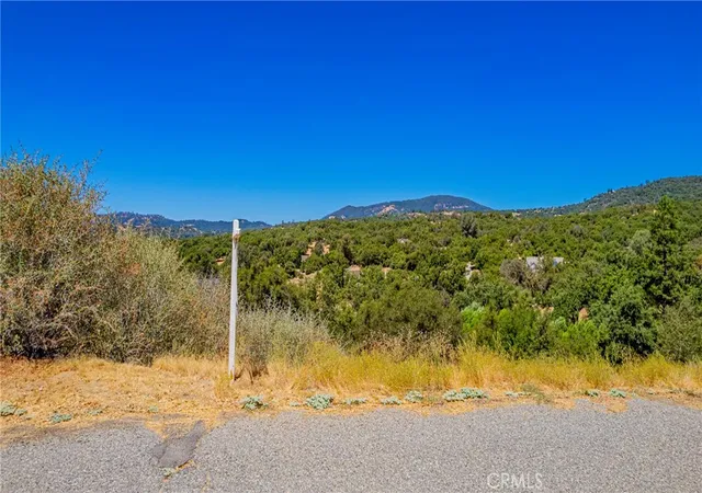 3rd image of 16 Lulniu, Ahwahnee, CA 93601 | MLS# FR26082473