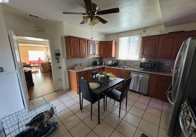 4th image of 1815 68Th Ave, Oakland, CA 94621 | MLS# 41131235