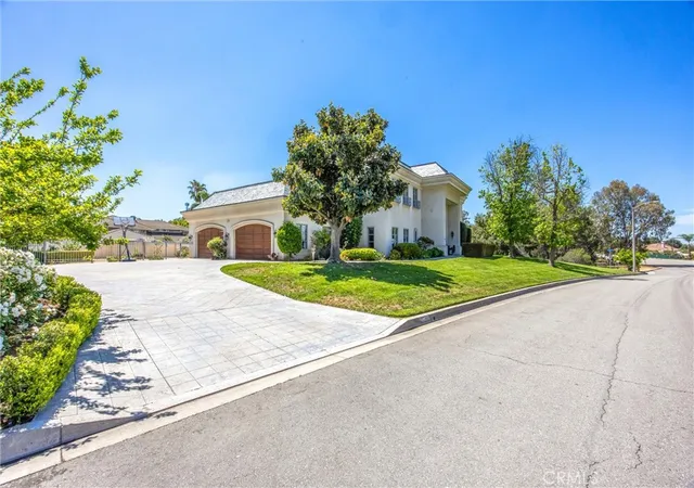 Photo 3 of Single family home for sale at 30573 E Sunset S, Redlands, CA 92373 | MLS# IG26074614 | Listing updated on 2026-09-08