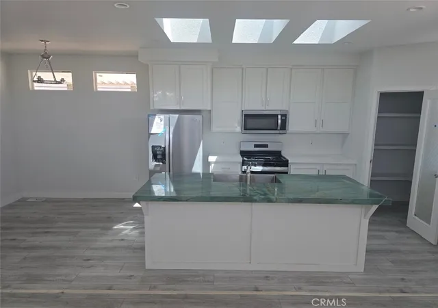 2nd image of 432 S Harbor Blvd #1010, Santa Ana, CA 92704 | MLS# SR26082003