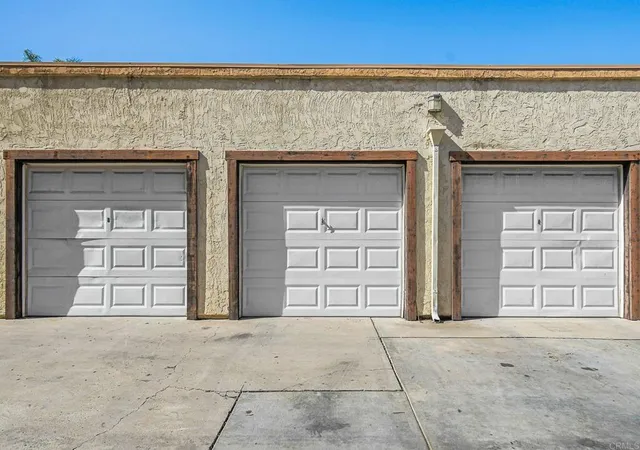 2nd image of 565 S Mollison Ave, El Cajon, CA 92020