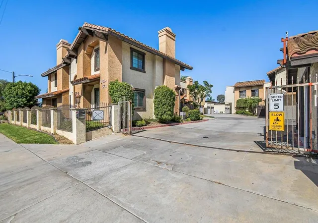 33rd image of 565 S Mollison Ave #D, El Cajon, CA 92020 | MLS# PTP2602856