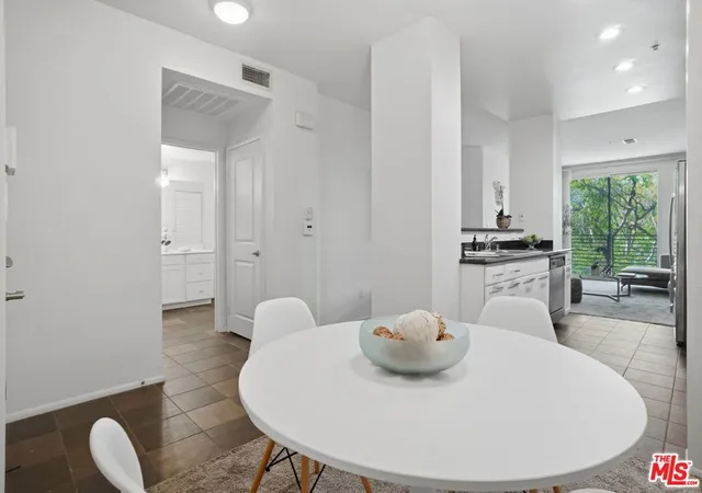 4th image of 6400 Crescent Pkwy #301, Playa Vista, CA 90094 | MLS# 26731609