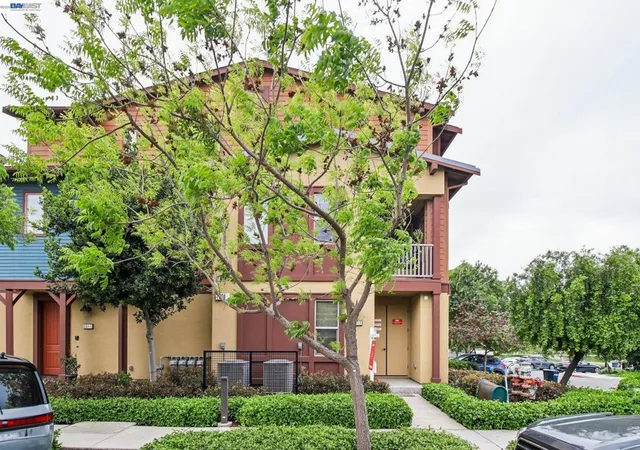 1st image of 601 Sandalwood Dr #2, Livermore, CA 94551 | MLS# 41131259