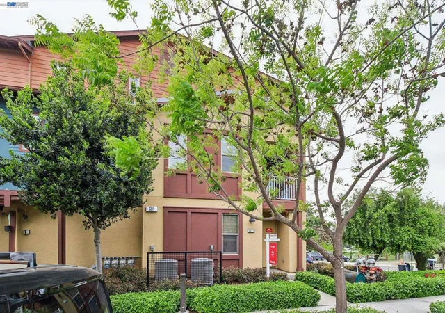 3rd image of 601 Sandalwood Dr, Livermore, CA 94551