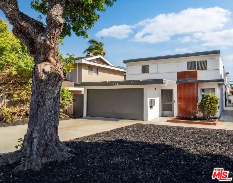 Multi family home for sale at 1304 Amethyst St, Redondo Beach, CA 90277 | MLS# 26742045