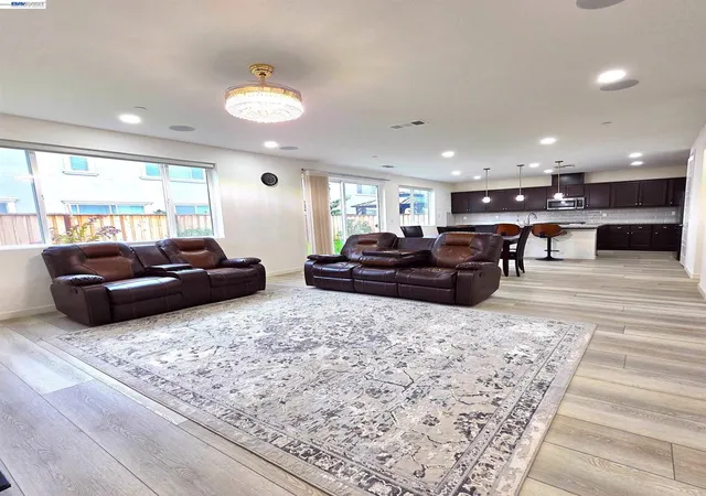 2nd image of 5390 Shenandoah Valley Ln, Antioch, CA 94531 | MLS# 41131262