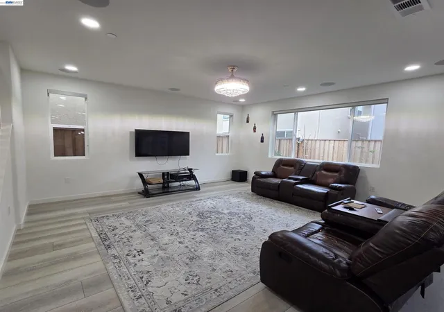 4th image of 5390 Shenandoah Valley Ln, Antioch, CA 94531 | MLS# 41131262