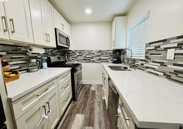 3rd image of 418 Douglas Ave, Oakland, CA 94603 | MLS# 41131282