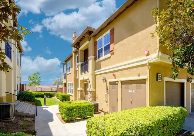Homes for sale in Lake Elsinore, CA | 15659 Vista Way, Lake Elsinore, CA 92532 | Houzeo