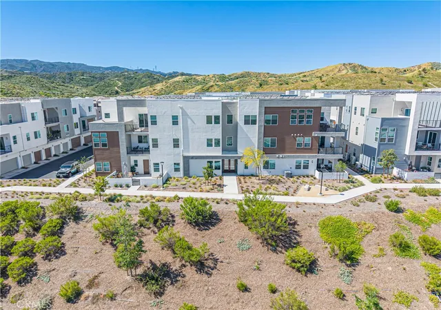 1st image of 27212 Diamon Peak Ln #203, Valencia, CA 91381 | MLS# SR26082792